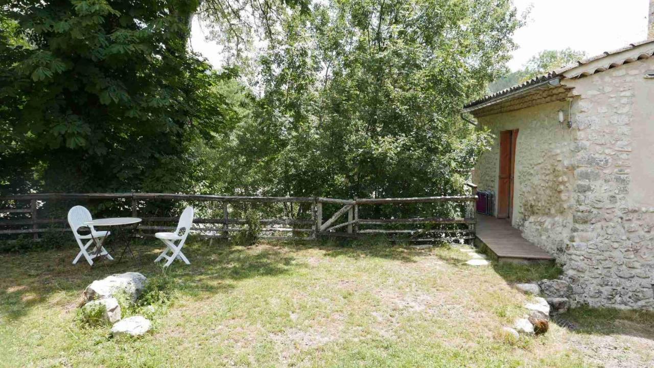Готель -Moulin De Solaure- Aix-en-Diois Екстер'єр фото