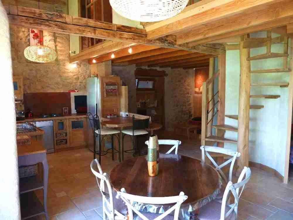 Готель -Moulin De Solaure- Aix-en-Diois Екстер'єр фото